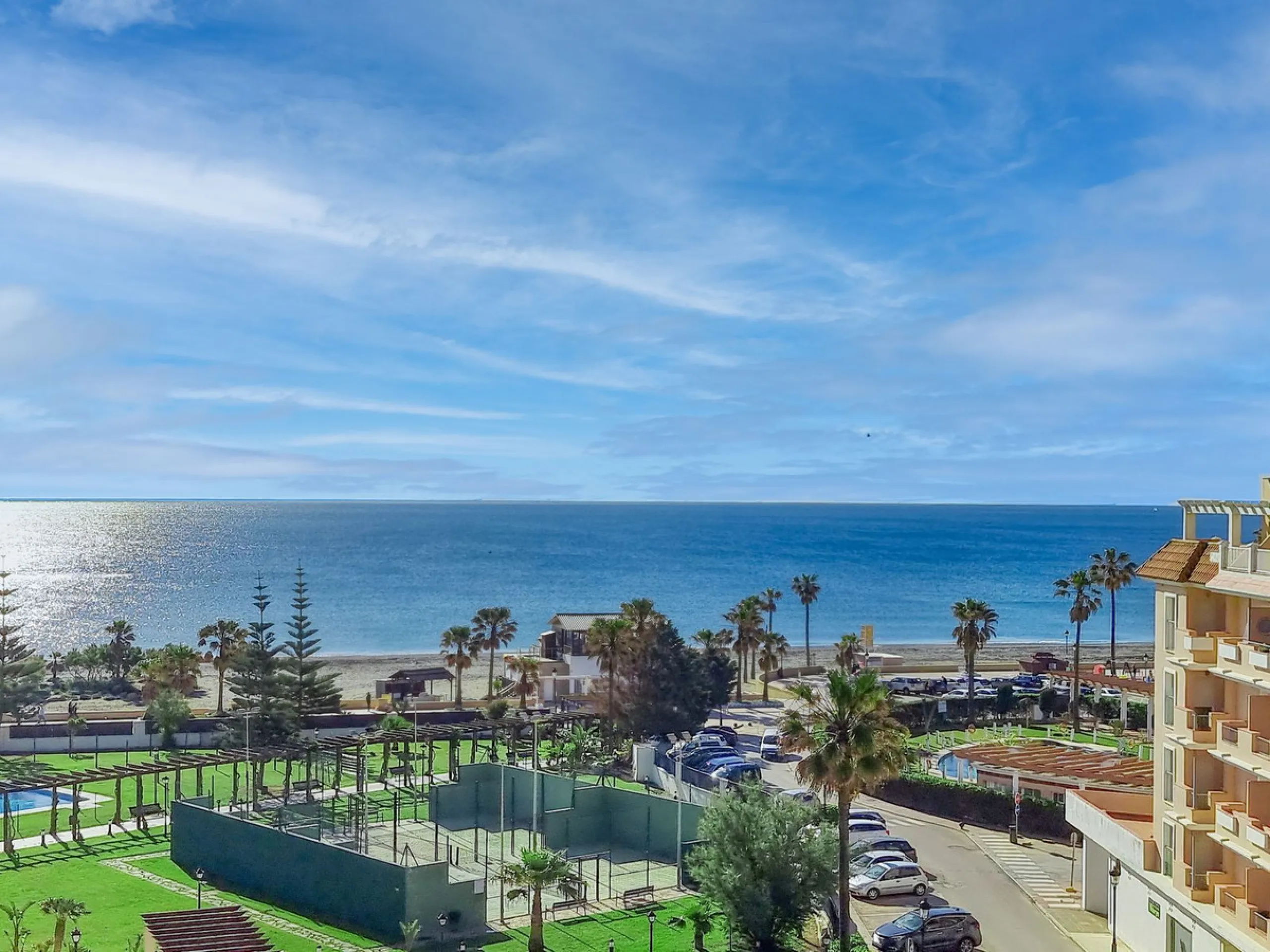 Fantastic 1-bedroom BEACHFRONT penthouse located in the well-known La Noria III development in San Luis de Sabinillas, straight at the beach and surrounded by all amenities.