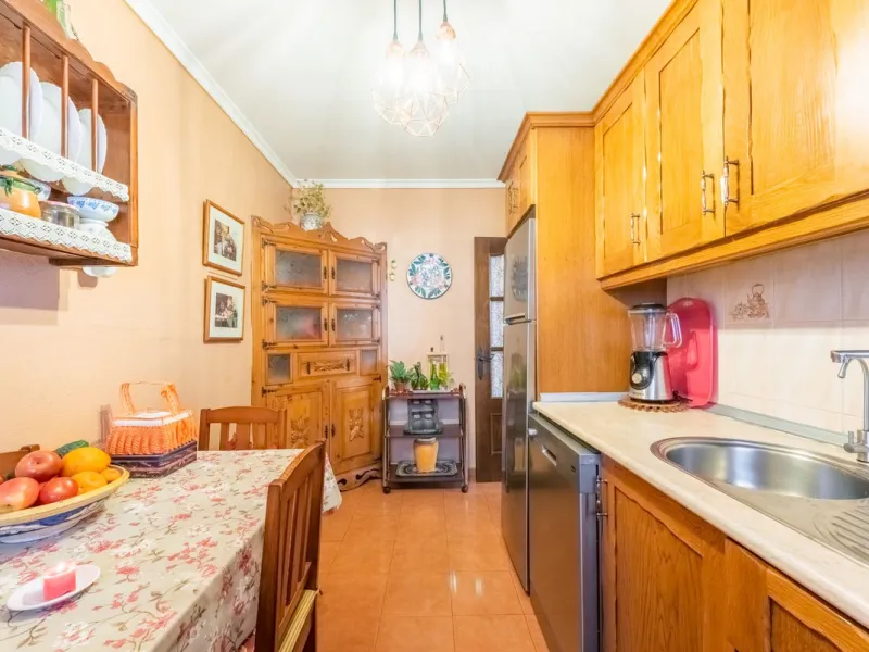 Independent 3-bedroom apartment with a large patio.