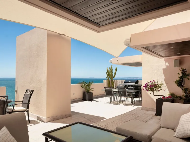 You can not fail to be taken a back by these 360 degree views, a unique Duplex Penthouse which is one of a kind with 6 bedroom suites and completely Frontline with 2 private pools (one heated).