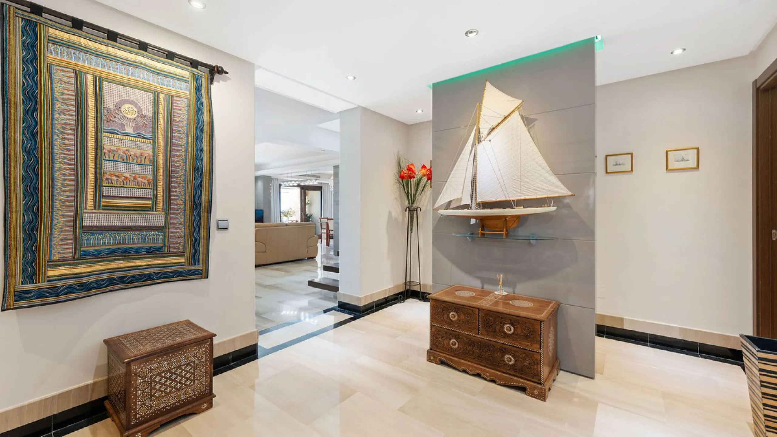 You can not fail to be taken a back by these 360 degree views, a unique Duplex Penthouse which is one of a kind with 6 bedroom suites and completely Frontline with 2 private pools (one heated).