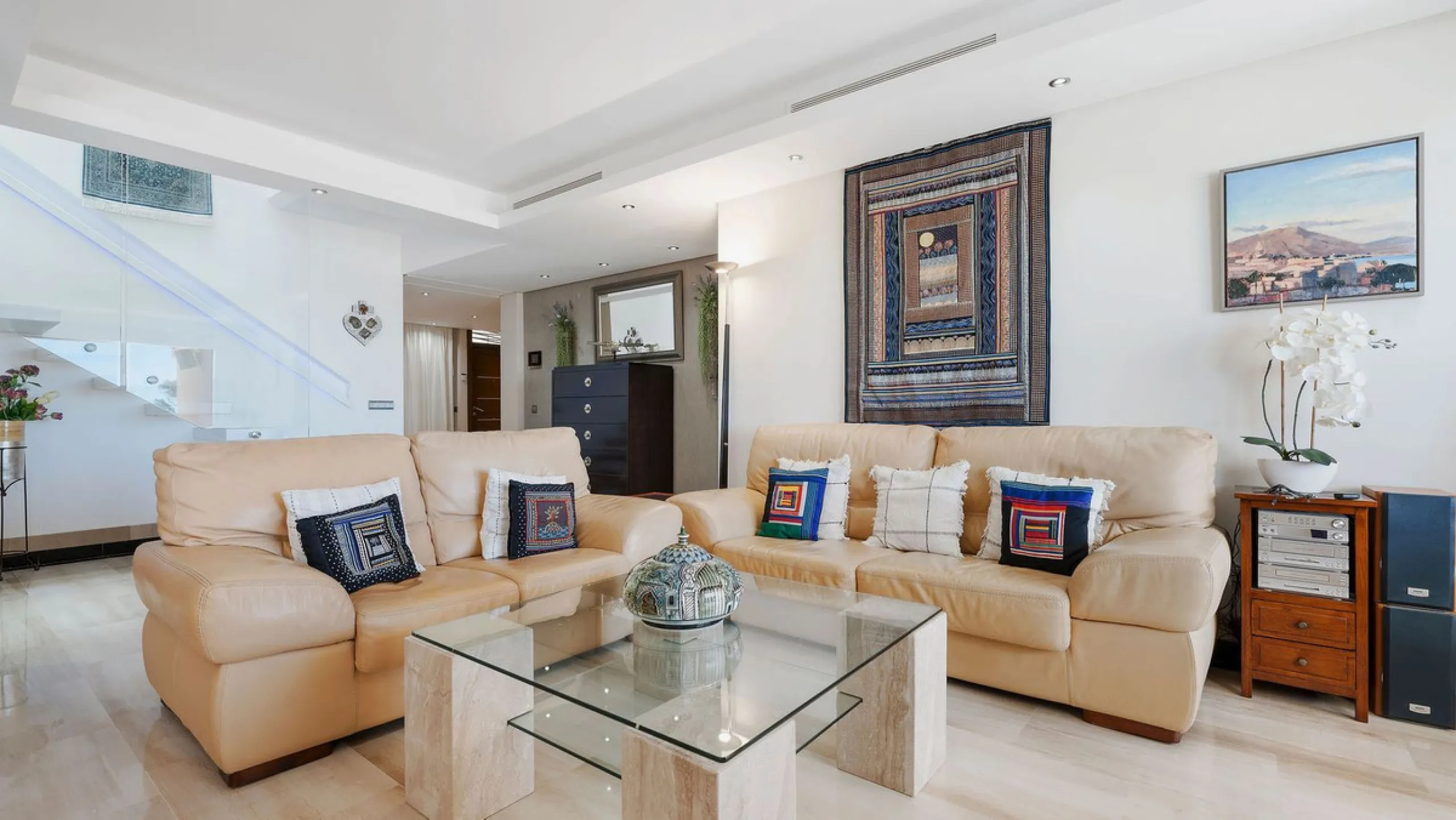 You can not fail to be taken a back by these 360 degree views, a unique Duplex Penthouse which is one of a kind with 6 bedroom suites and completely Frontline with 2 private pools (one heated).