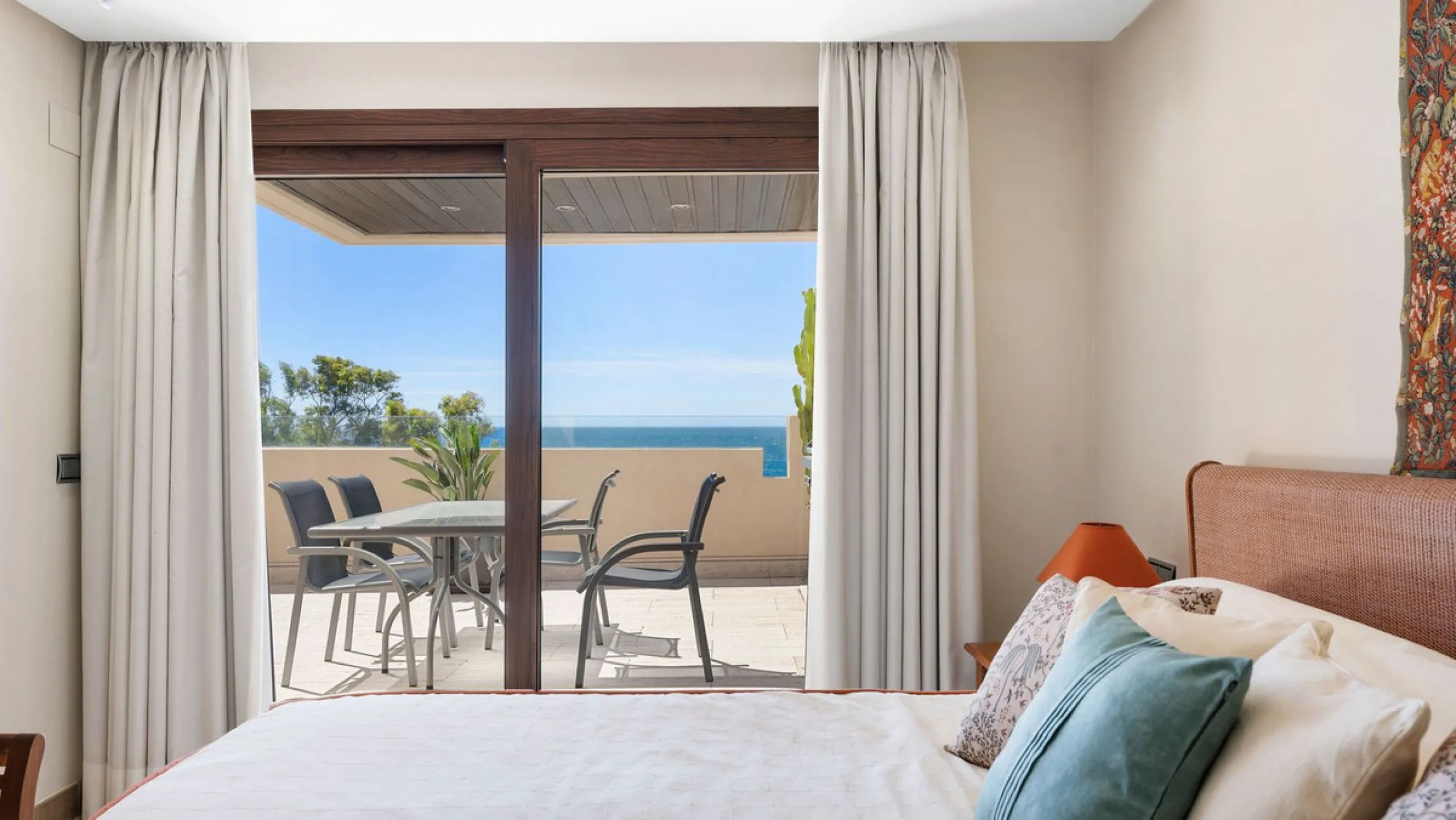 You can not fail to be taken a back by these 360 degree views, a unique Duplex Penthouse which is one of a kind with 6 bedroom suites and completely Frontline with 2 private pools (one heated).