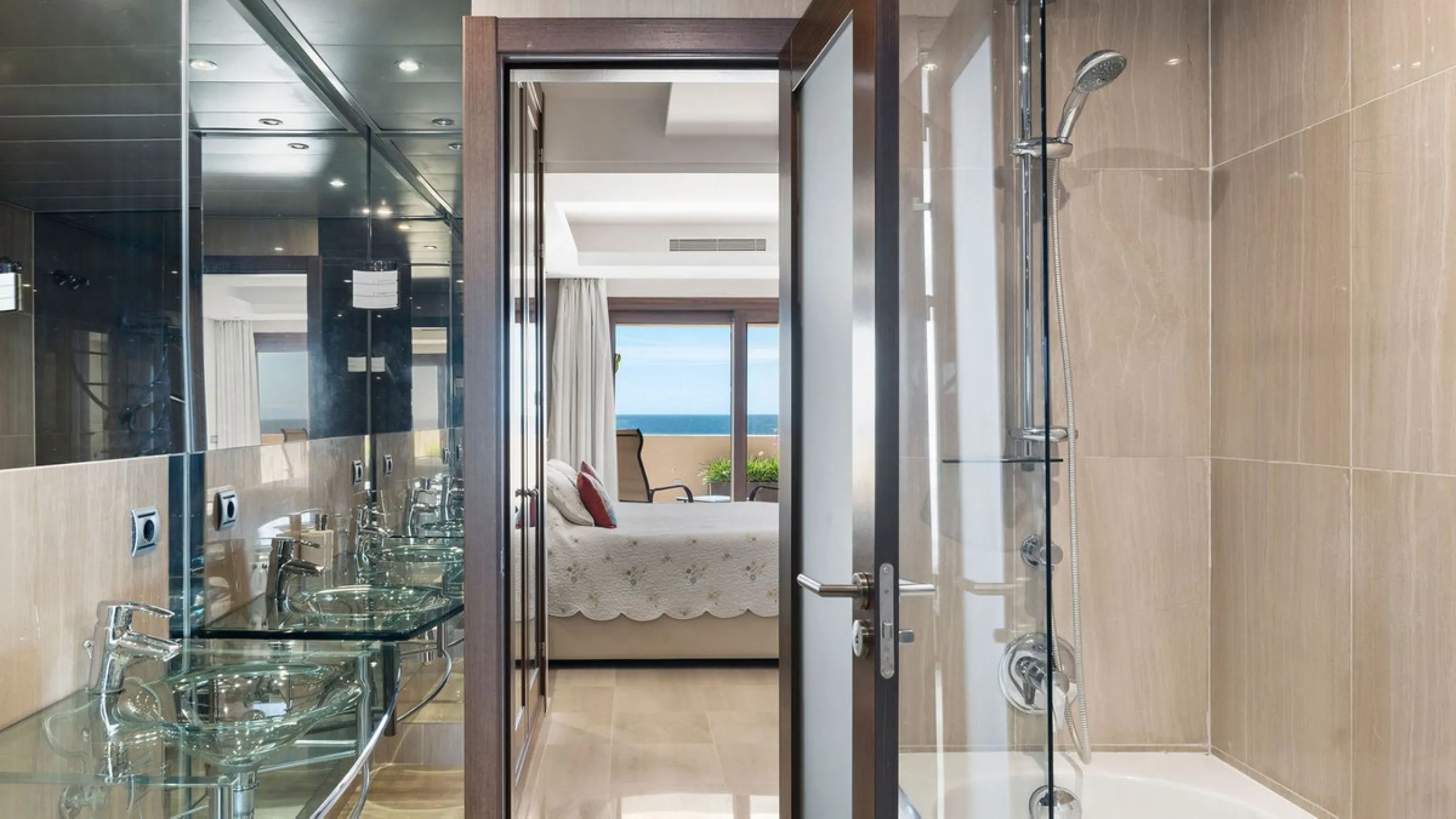 You can not fail to be taken a back by these 360 degree views, a unique Duplex Penthouse which is one of a kind with 6 bedroom suites and completely Frontline with 2 private pools (one heated).
