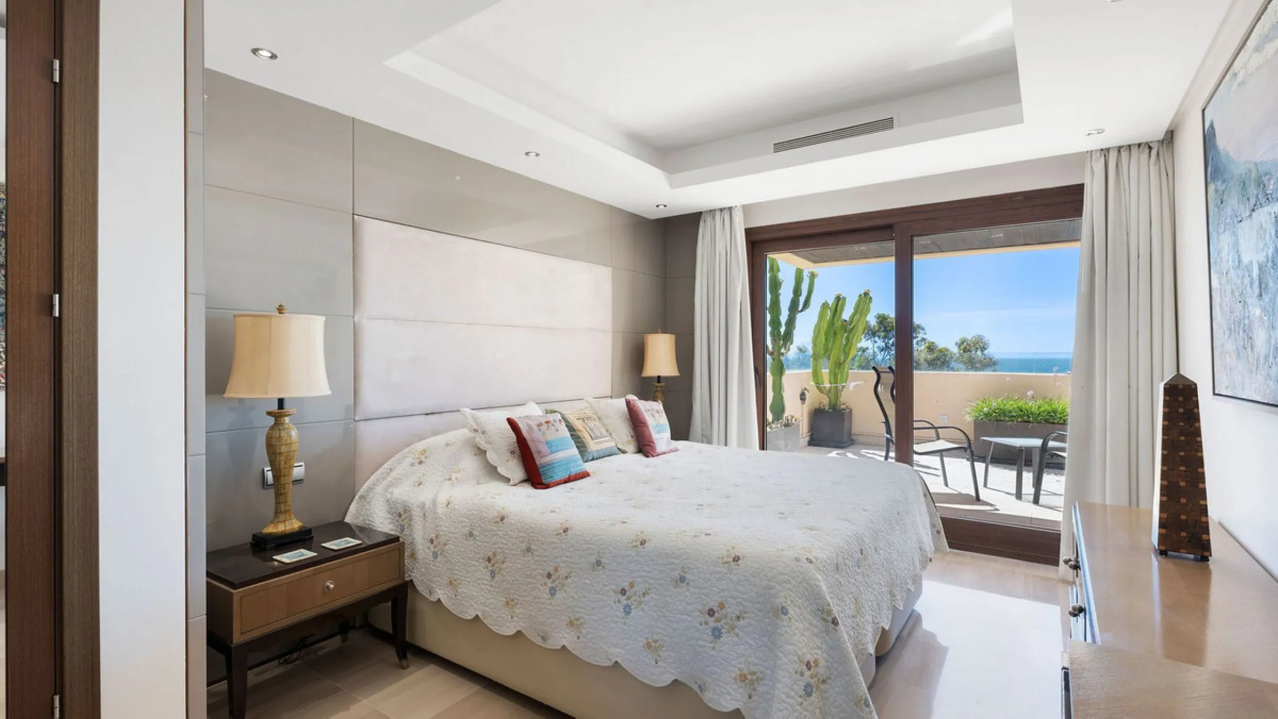 You can not fail to be taken a back by these 360 degree views, a unique Duplex Penthouse which is one of a kind with 6 bedroom suites and completely Frontline with 2 private pools (one heated).