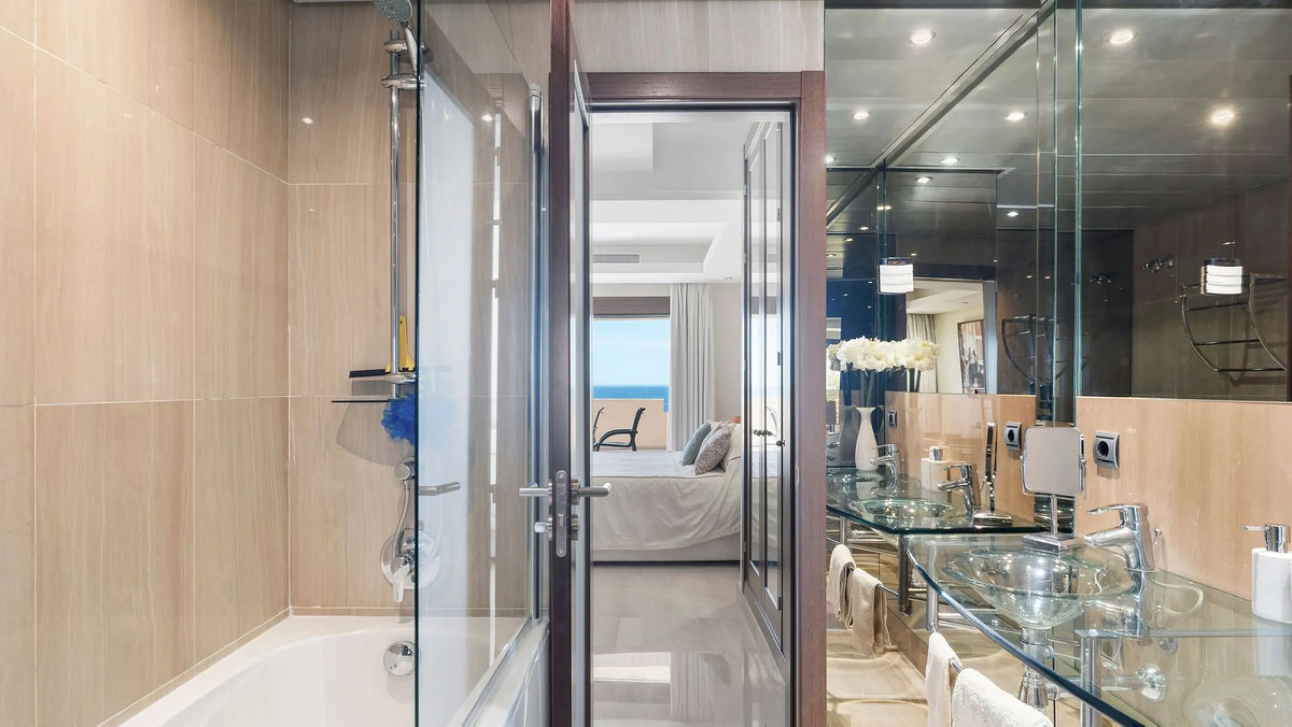 You can not fail to be taken a back by these 360 degree views, a unique Duplex Penthouse which is one of a kind with 6 bedroom suites and completely Frontline with 2 private pools (one heated).