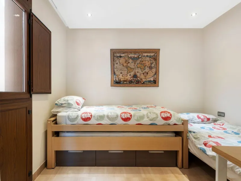 You can not fail to be taken a back by these 360 degree views, a unique Duplex Penthouse which is one of a kind with 6 bedroom suites and completely Frontline with 2 private pools (one heated).