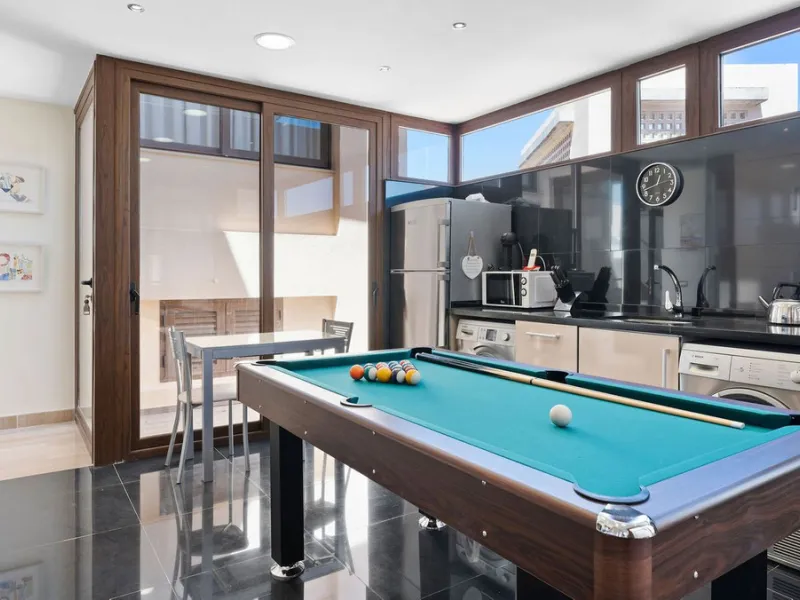 You can not fail to be taken a back by these 360 degree views, a unique Duplex Penthouse which is one of a kind with 6 bedroom suites and completely Frontline with 2 private pools (one heated).