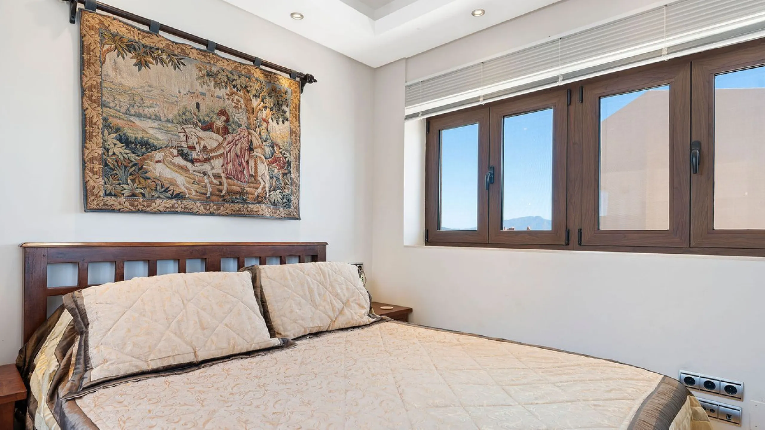 You can not fail to be taken a back by these 360 degree views, a unique Duplex Penthouse which is one of a kind with 6 bedroom suites and completely Frontline with 2 private pools (one heated).
