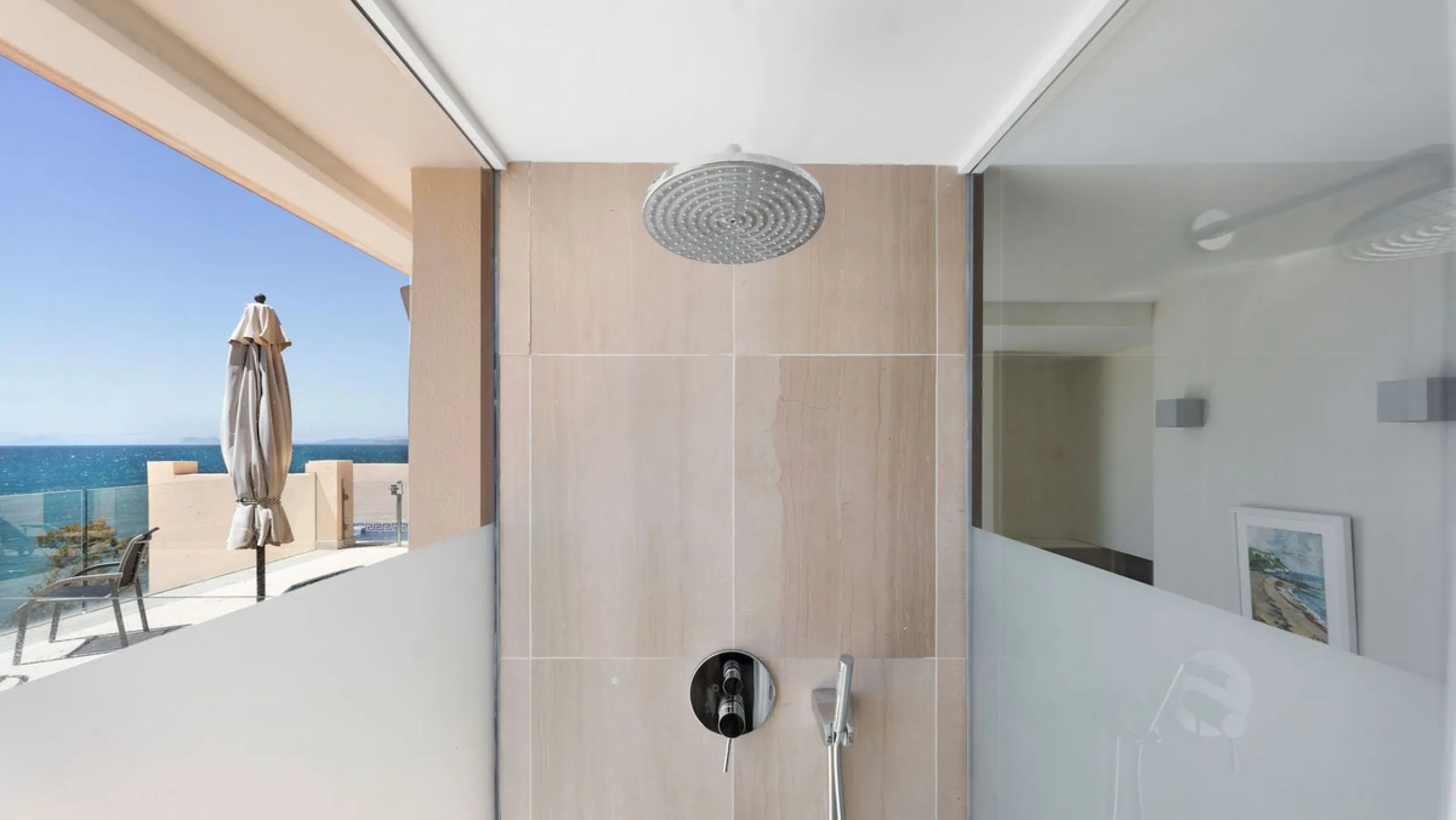You can not fail to be taken a back by these 360 degree views, a unique Duplex Penthouse which is one of a kind with 6 bedroom suites and completely Frontline with 2 private pools (one heated).