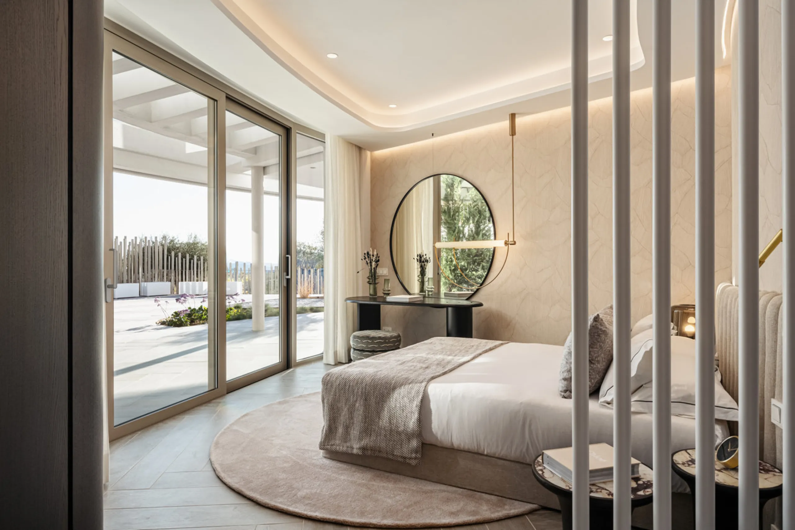 Discover this modern 3-bedroom ground floor apartment in a new eco-friendly development in Benahavís, offering panoramic sea views. Situated within a gated resort-style community surrounded by lush landscaped gardens, this apartment embodies contemporary 