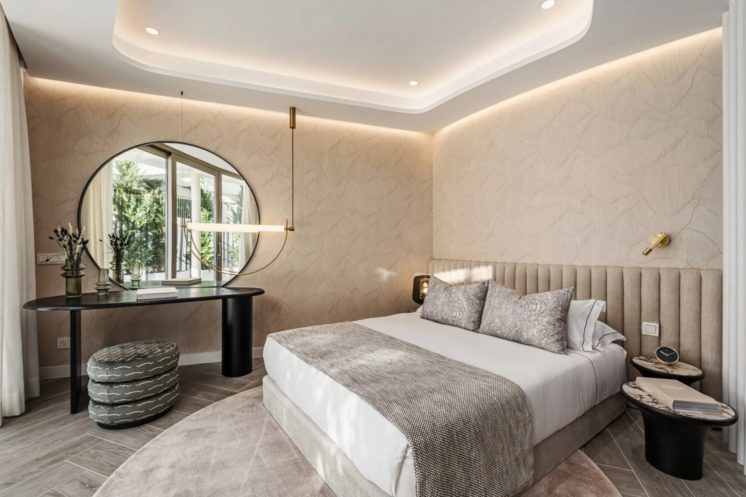 Discover this modern 3-bedroom ground floor apartment in a new eco-friendly development in Benahavís, offering panoramic sea views. Situated within a gated resort-style community surrounded by lush landscaped gardens, this apartment embodies contemporary 
