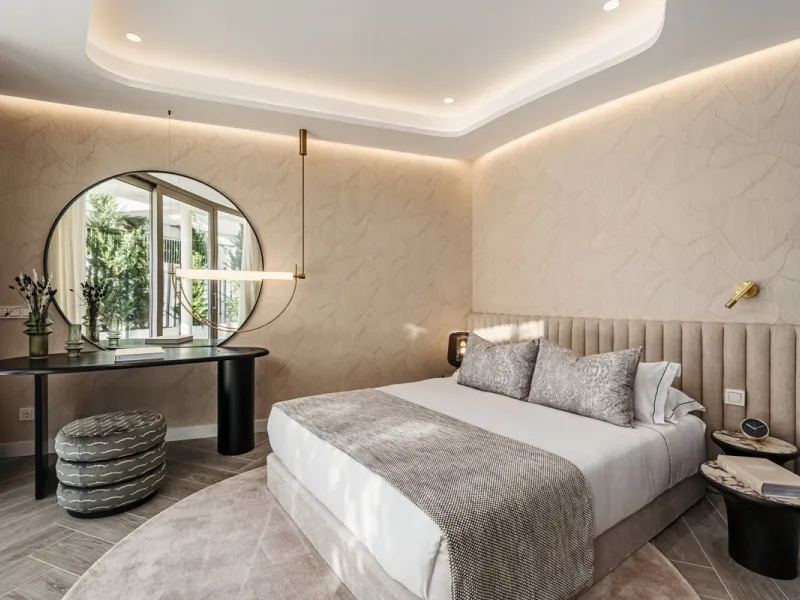 Discover this modern 3-bedroom ground floor apartment in a new eco-friendly development in Benahavís, offering panoramic sea views. Situated within a gated resort-style community surrounded by lush landscaped gardens, this apartment embodies contemporary 