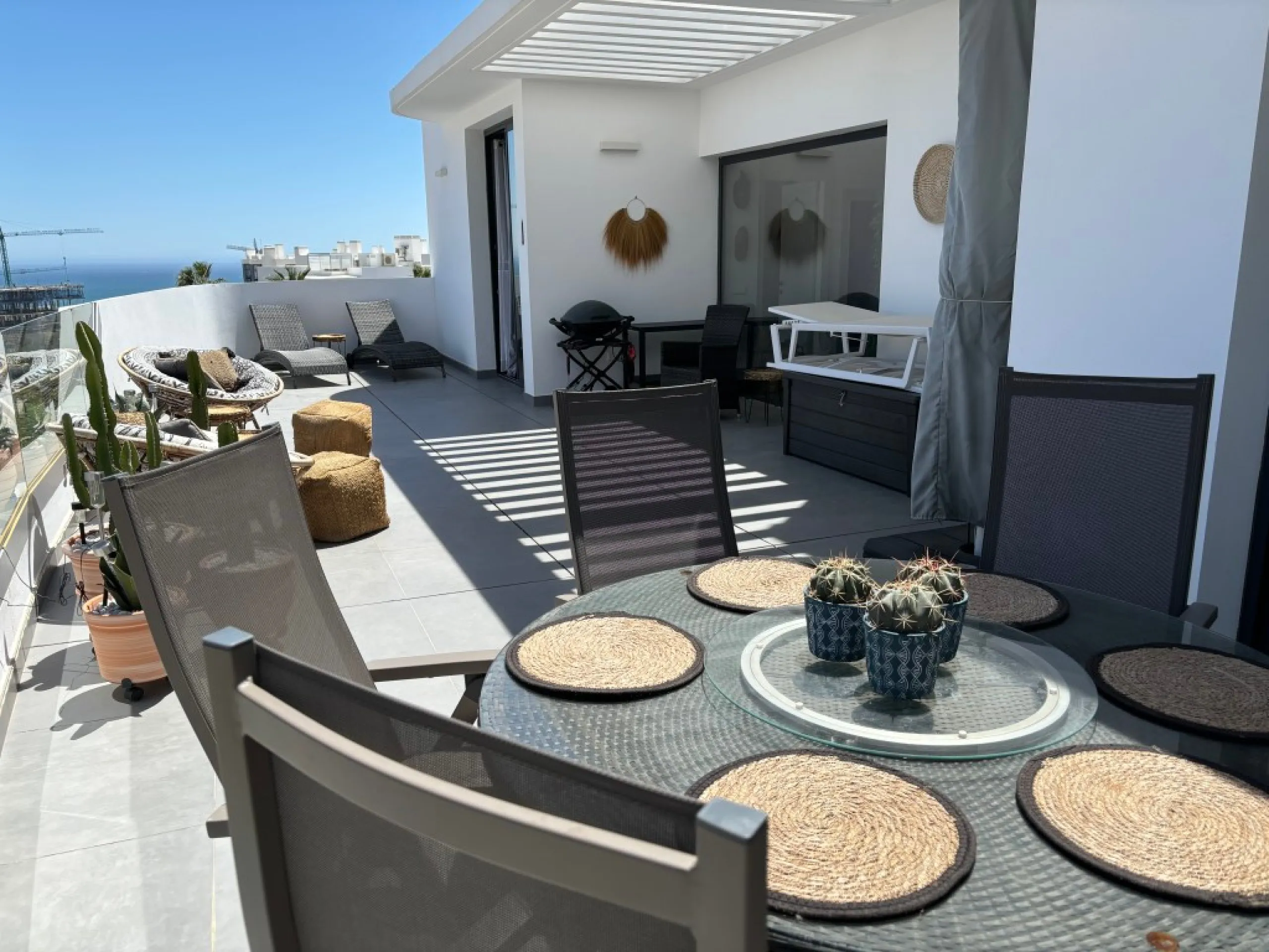 Apartment - Penthouse в продаже в Fuengirola, Málaga. В доме 2 спален и 2 ванных комнат. Площадь дома 133 м²
