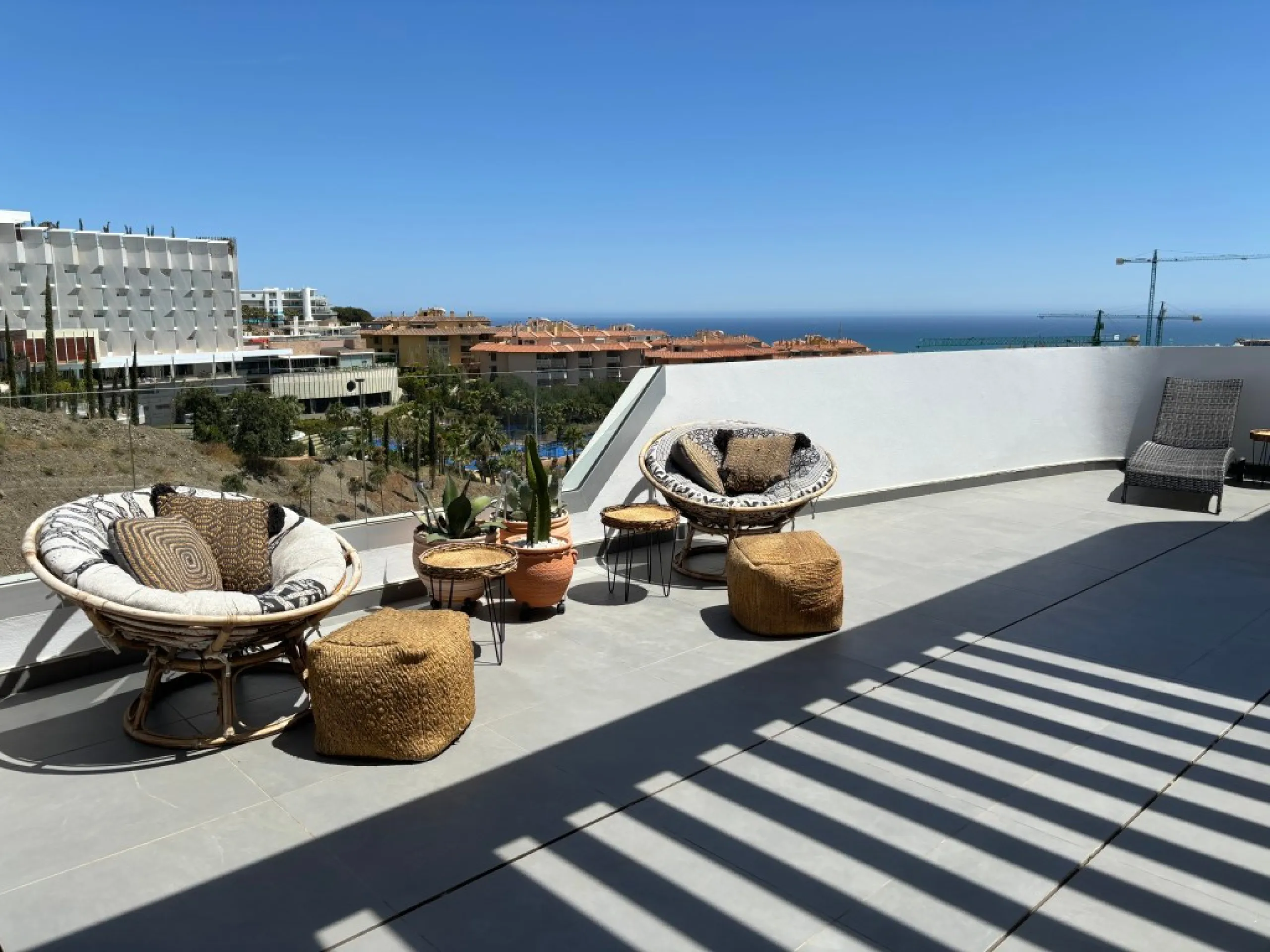 Apartment - Penthouse в продаже в Fuengirola, Málaga. В доме 2 спален и 2 ванных комнат. Площадь дома 133 м²