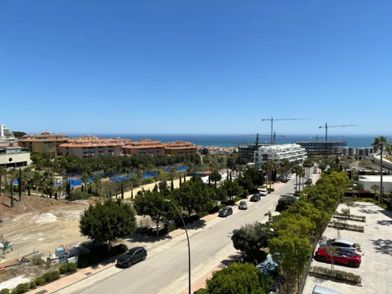 Apartment - Penthouse в продаже в Fuengirola, Málaga. В доме 2 спален и 2 ванных комнат. Площадь дома 133 м²