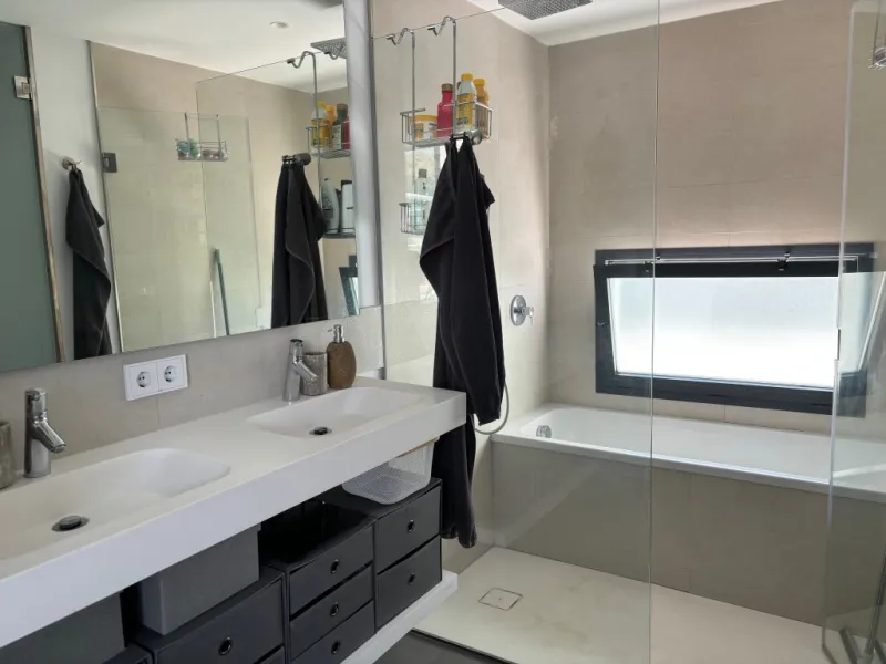 Apartment - Penthouse в продаже в Fuengirola, Málaga. В доме 2 спален и 2 ванных комнат. Площадь дома 133 м²