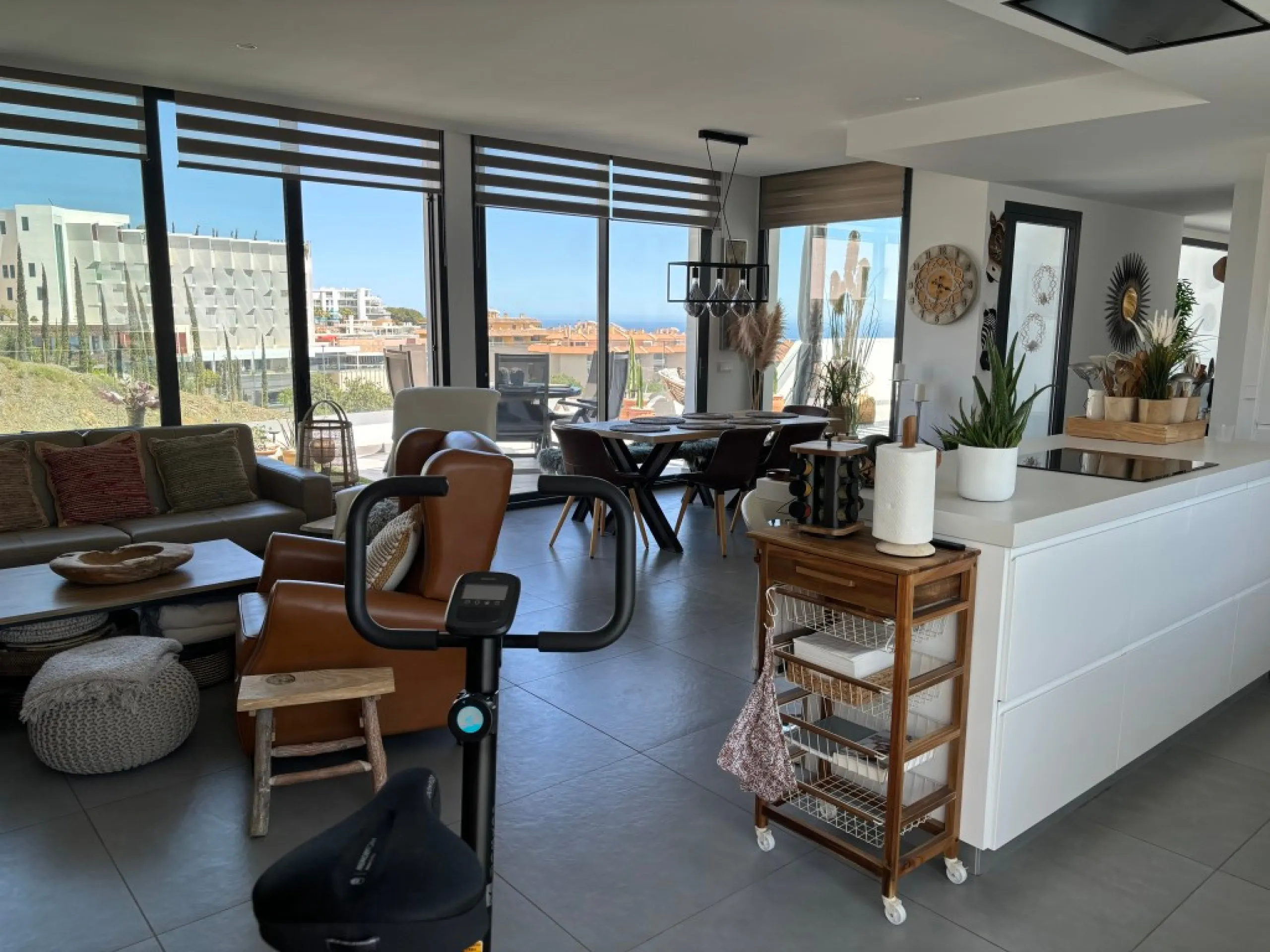 Apartment - Penthouse в продаже в Fuengirola, Málaga. В доме 2 спален и 2 ванных комнат. Площадь дома 133 м²