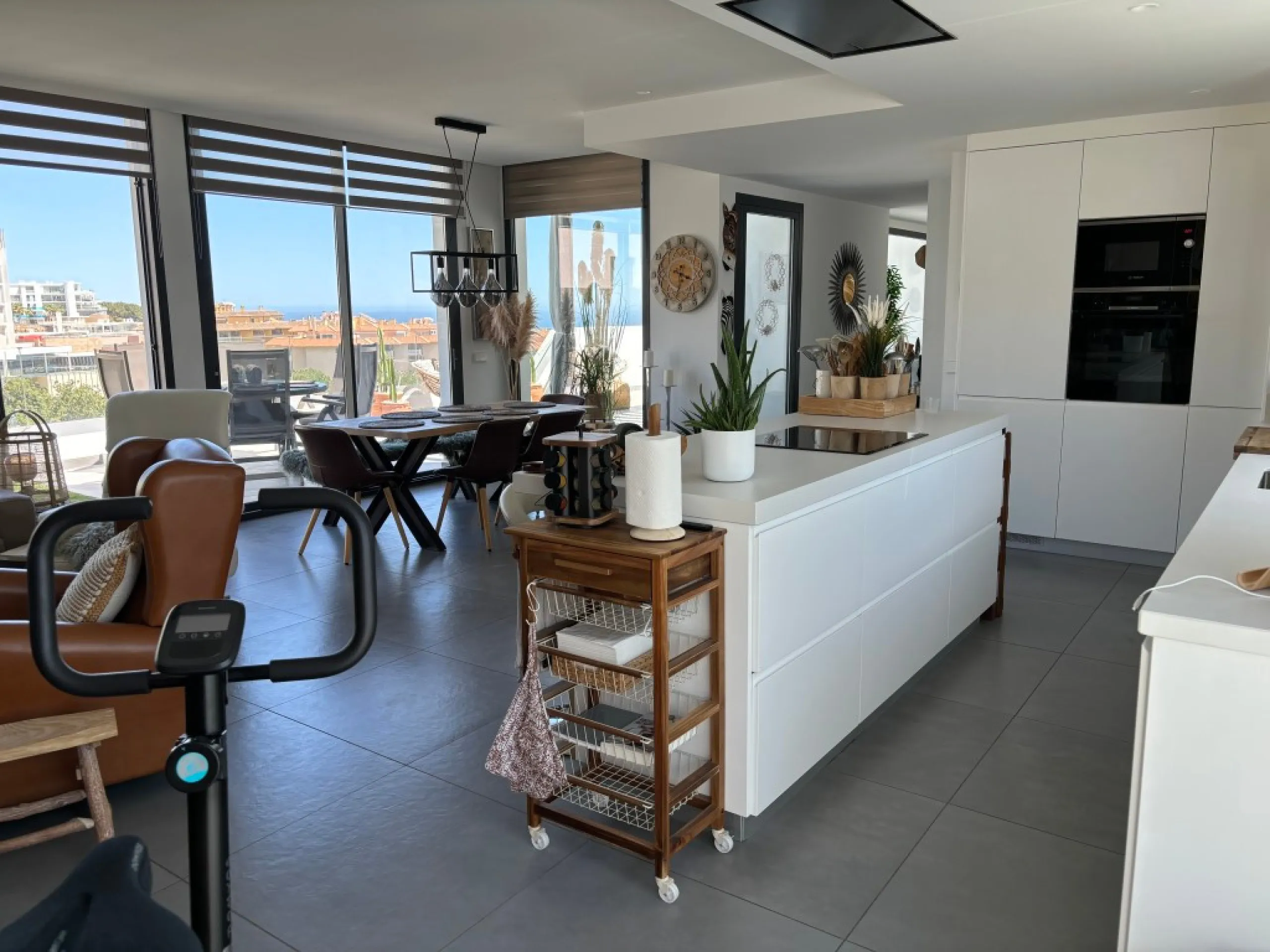 Apartment - Penthouse в продаже в Fuengirola, Málaga. В доме 2 спален и 2 ванных комнат. Площадь дома 133 м²