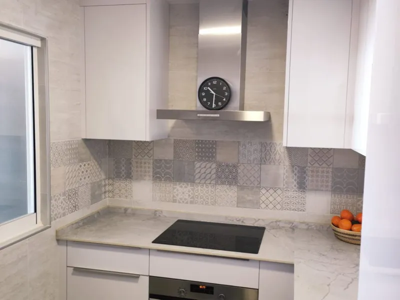 Apartment - Middle Floor Apartment в продаже в Fuengirola, Málaga. В доме 1 спален и 1 ванных комнат. Площадь дома 69 м²