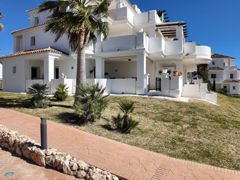 Apartment - Middle Floor Apartment в продаже в Marbella, Málaga. В доме 2 спален и 4 ванных комнат. Площадь дома 154 м²