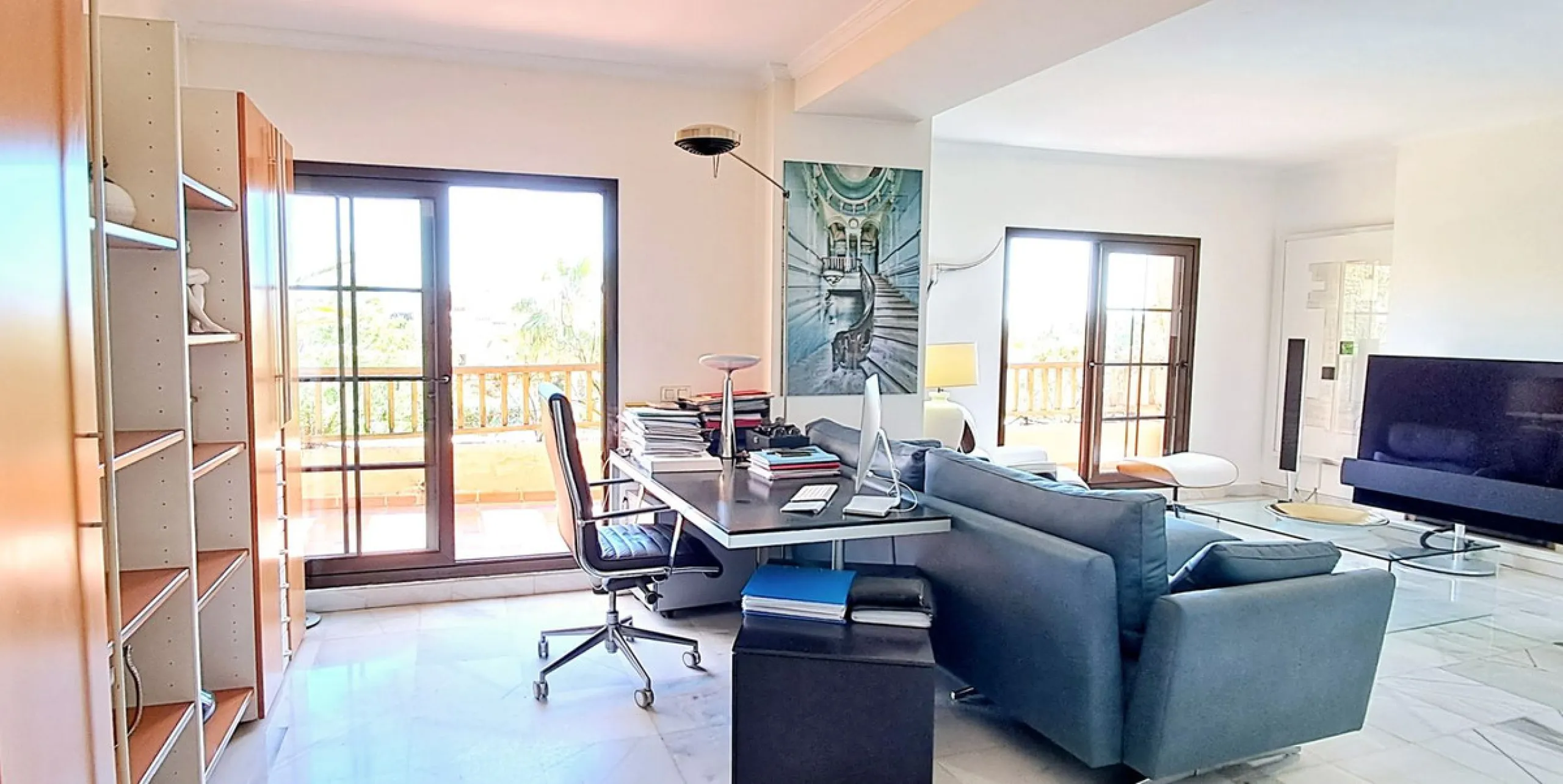 Apartment - Penthouse Duplex в продаже в Estepona, Málaga. В доме 3 спален и 3 ванных комнат. Площадь дома 193 м²