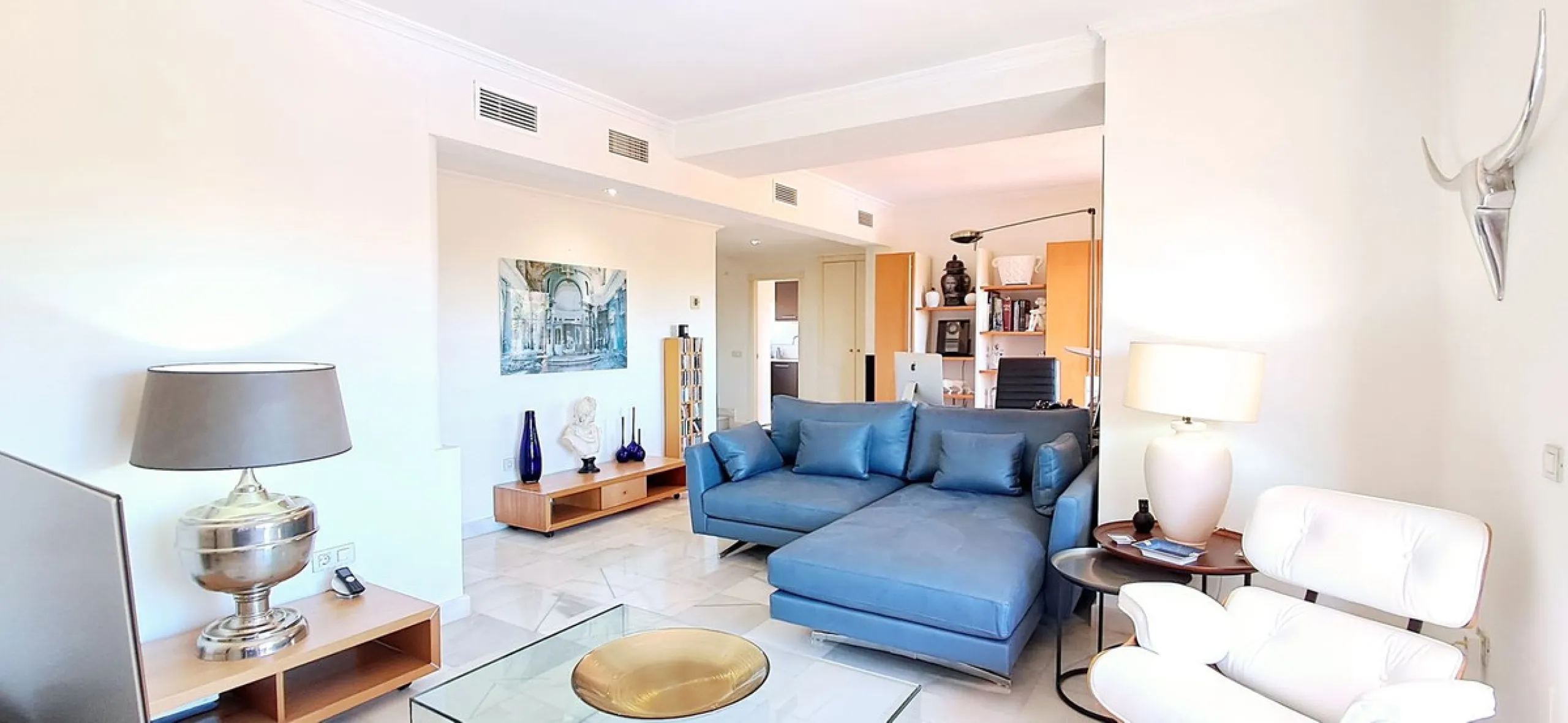 Apartment - Penthouse Duplex в продаже в Estepona, Málaga. В доме 3 спален и 3 ванных комнат. Площадь дома 193 м²