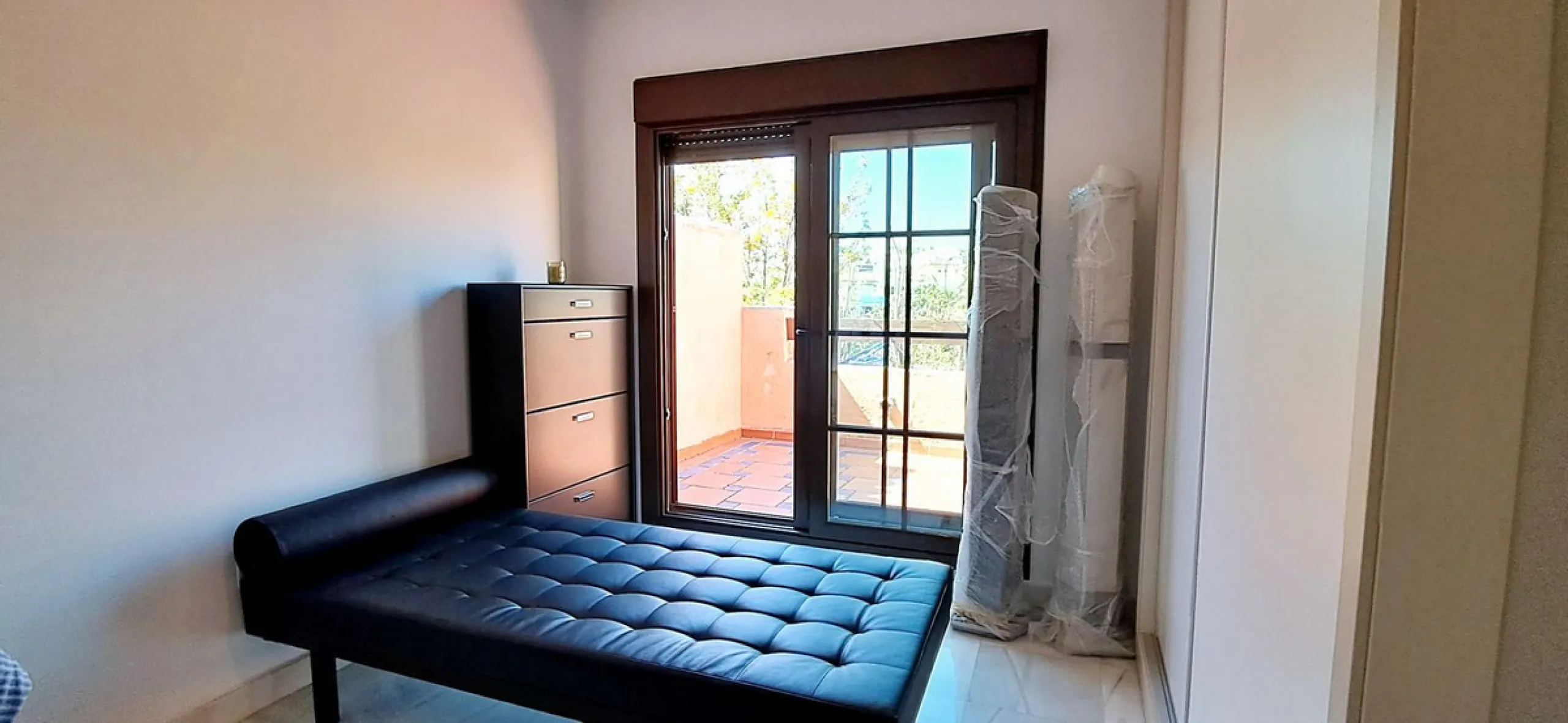 Apartment - Penthouse Duplex в продаже в Estepona, Málaga. В доме 3 спален и 3 ванных комнат. Площадь дома 193 м²