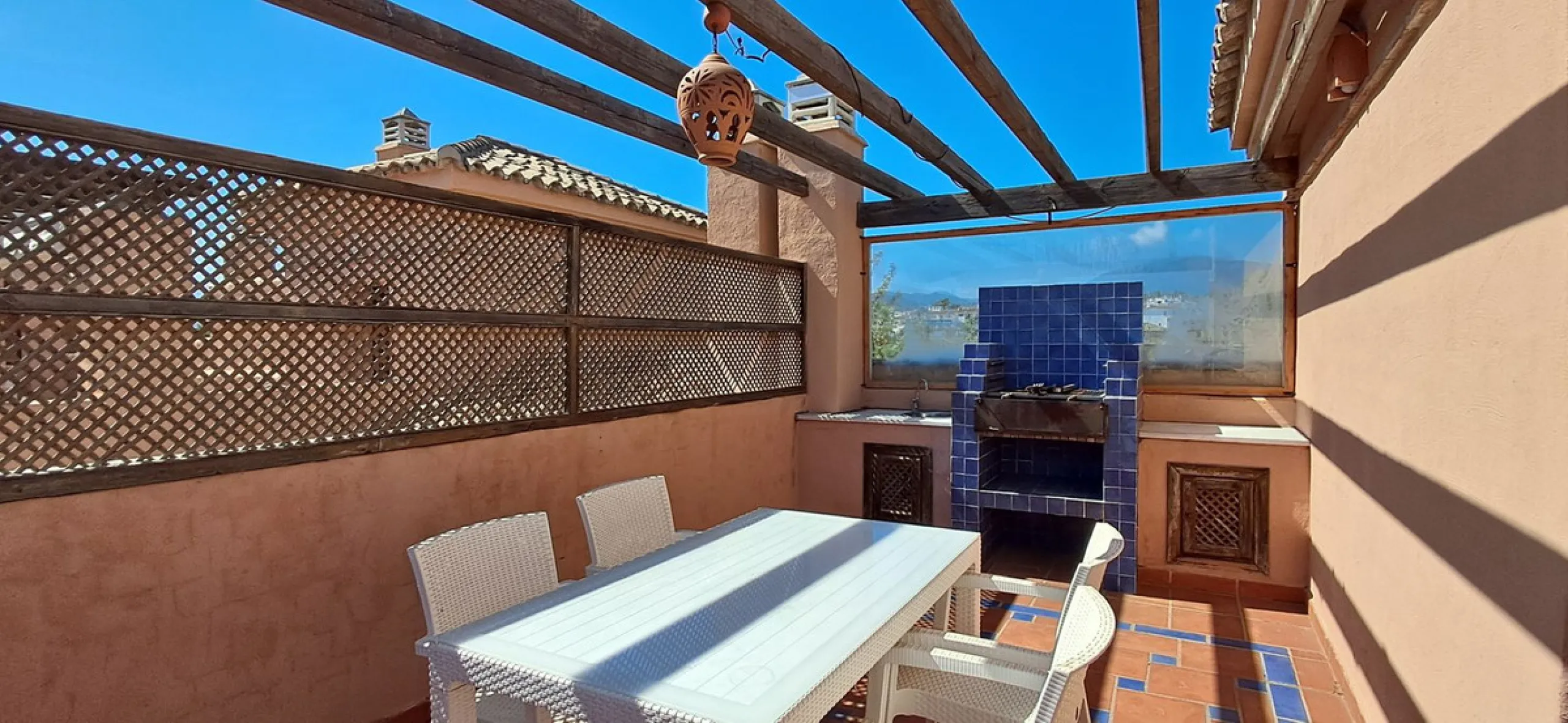 Apartment - Penthouse Duplex в продаже в Estepona, Málaga. В доме 3 спален и 3 ванных комнат. Площадь дома 193 м²
