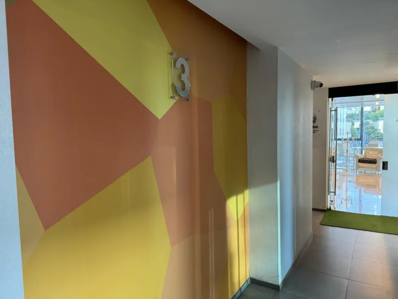 Office of 105m2 right next to the main street.
