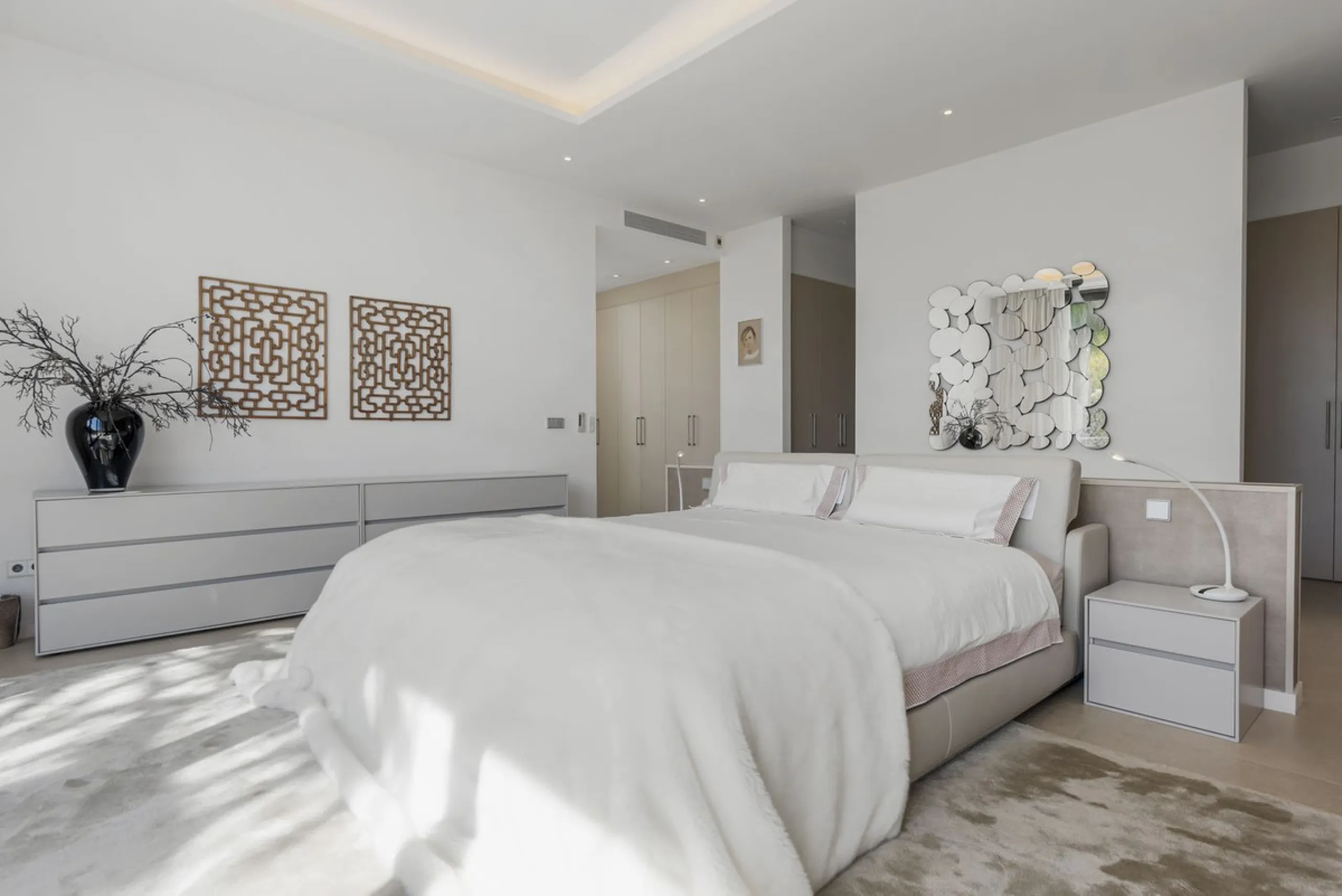 This property stands out as a true gem among modern, luxurious villas, gracefully placed in the exclusive gated community of El Herrojo in the esteemed locale of La Quinta. Elegantly perched atop a captivating hill, this exquisite residence offers a capti