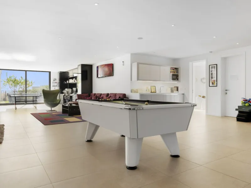This property stands out as a true gem among modern, luxurious villas, gracefully placed in the exclusive gated community of El Herrojo in the esteemed locale of La Quinta. Elegantly perched atop a captivating hill, this exquisite residence offers a capti