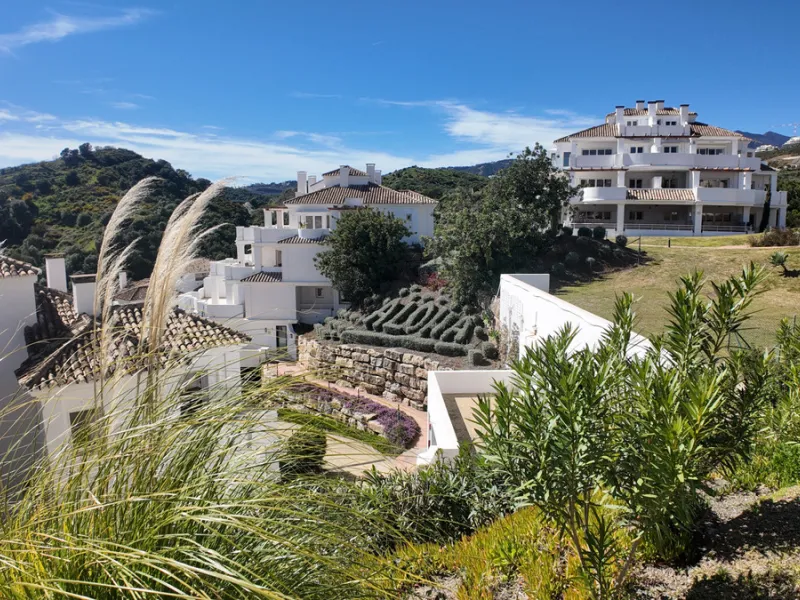 Apartment - Middle Floor Apartment в продаже в Marbella, Málaga. В доме 2 спален и 4 ванных комнат. Площадь дома 154 м²