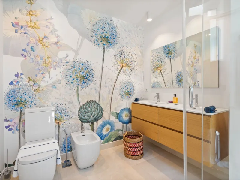 Recently renovated apartment on the 1st line with beautiful sea views!