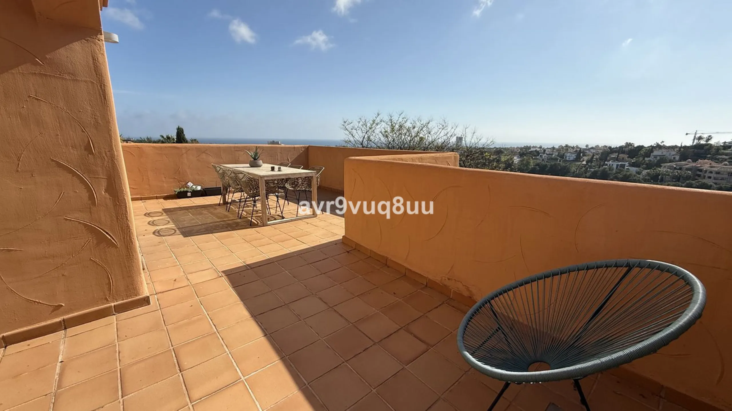 Apartment - Penthouse Duplex в продаже в Marbella, Málaga. В доме 2 спален и 2 ванных комнат. Площадь дома 121 м²