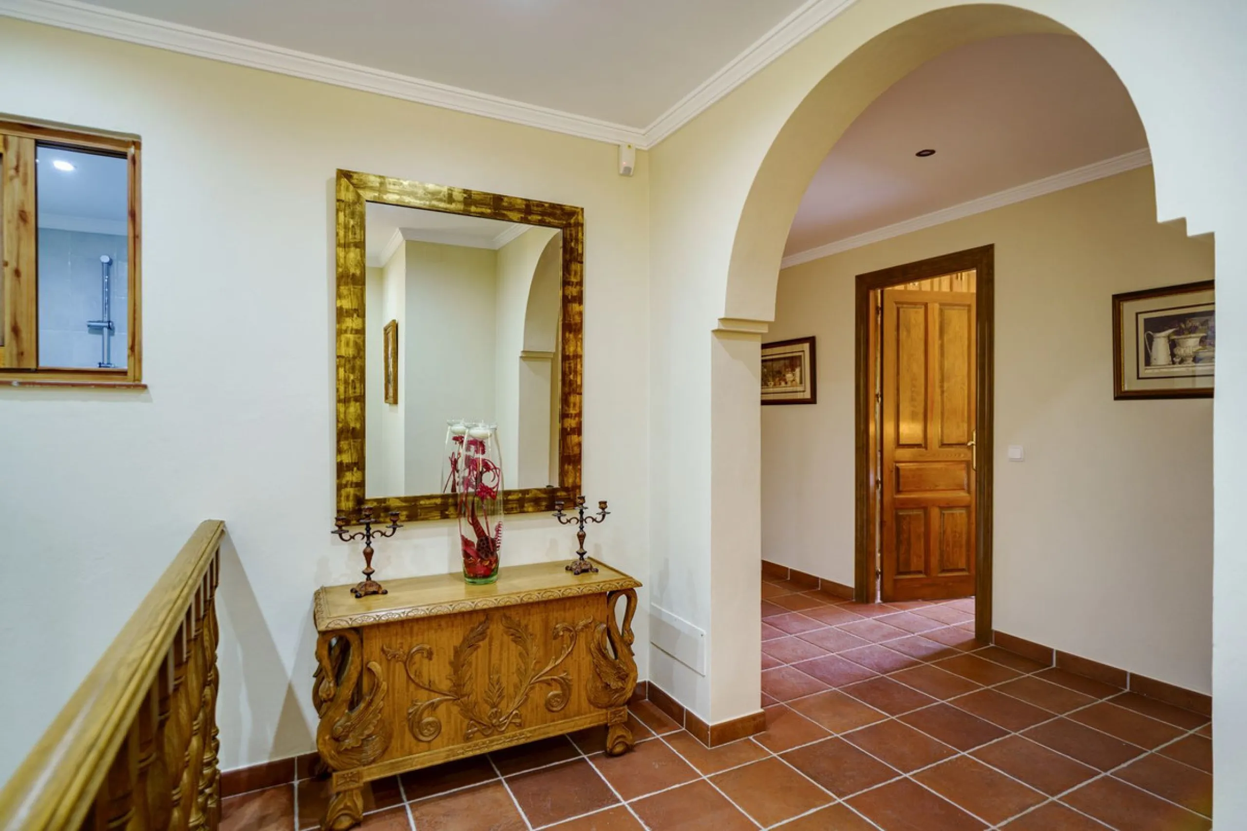 Spectacular villa composed of two houses in Vega del Colorado, La Quinta, Benahavís. This villa is simply stunning. Set in an exclusive and tranquil setting, it offers the luxury and comfort one would expect in a high end residence on the Costa del Sol.