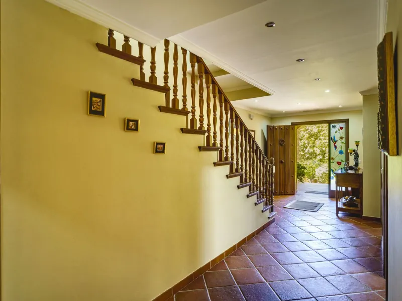 Spectacular villa composed of two houses in Vega del Colorado, La Quinta, Benahavís. This villa is simply stunning. Set in an exclusive and tranquil setting, it offers the luxury and comfort one would expect in a high end residence on the Costa del Sol.