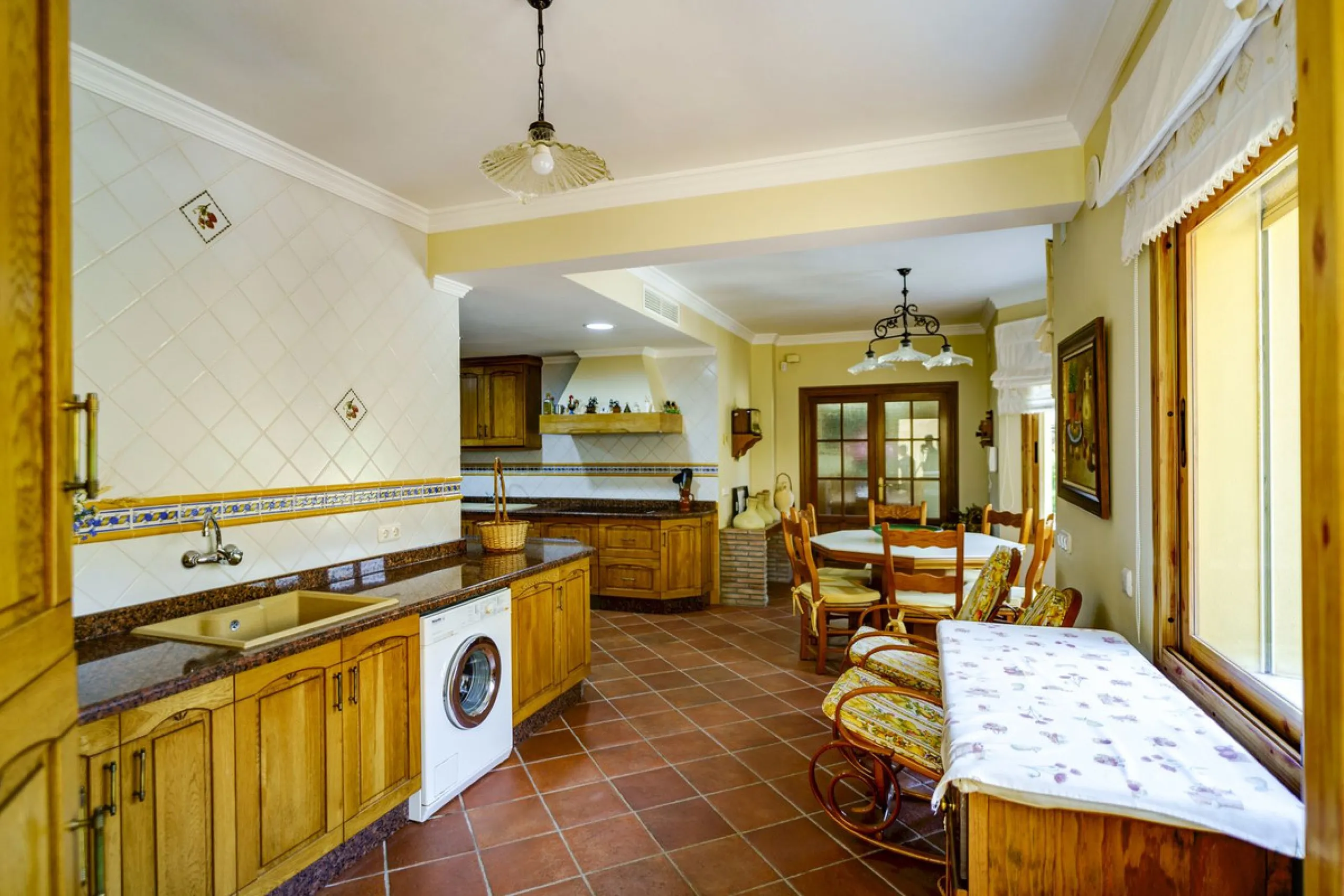 Spectacular villa composed of two houses in Vega del Colorado, La Quinta, Benahavís. This villa is simply stunning. Set in an exclusive and tranquil setting, it offers the luxury and comfort one would expect in a high end residence on the Costa del Sol.