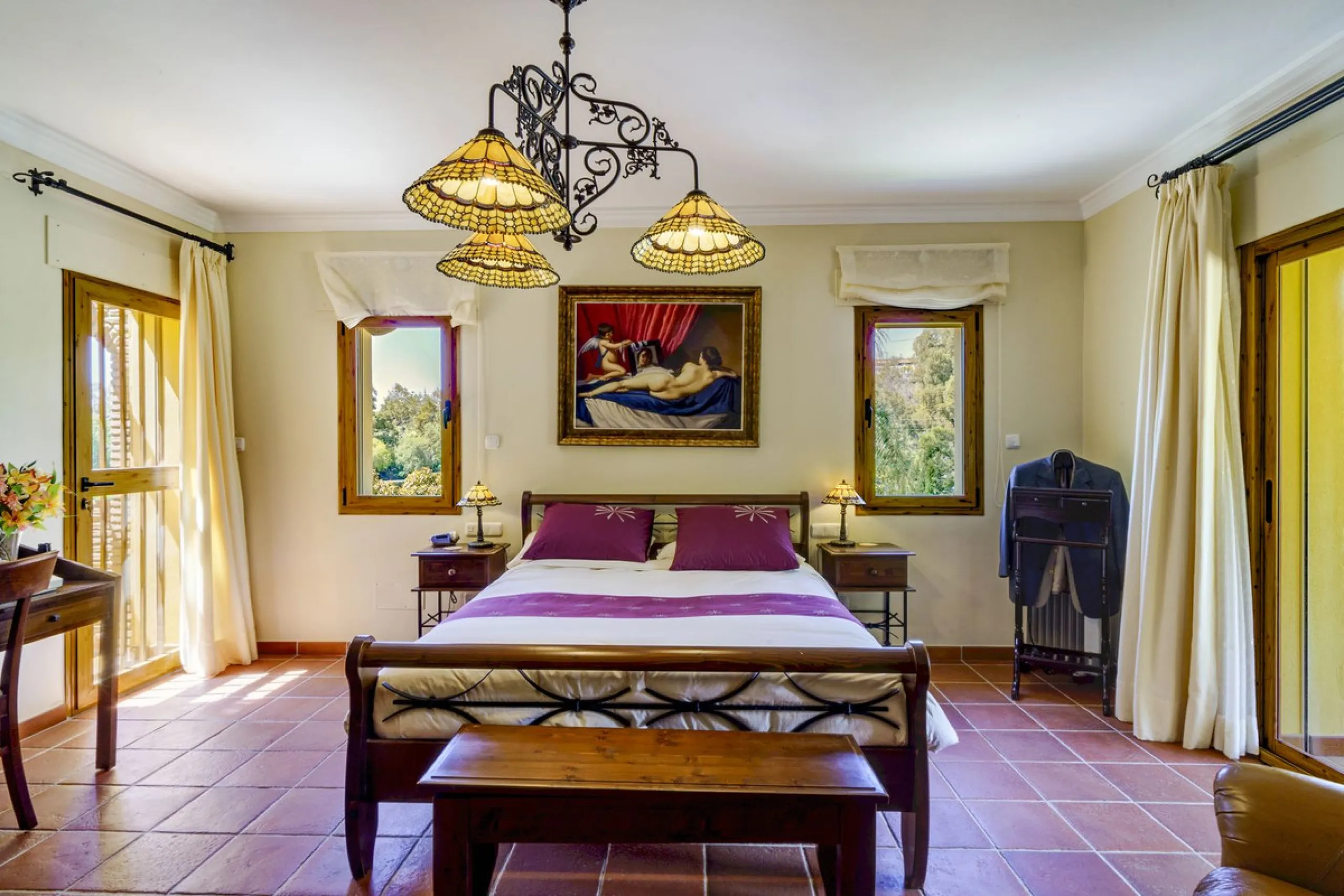 Spectacular villa composed of two houses in Vega del Colorado, La Quinta, Benahavís. This villa is simply stunning. Set in an exclusive and tranquil setting, it offers the luxury and comfort one would expect in a high end residence on the Costa del Sol.