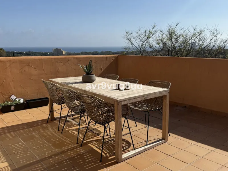 Apartment - Penthouse Duplex в продаже в Marbella, Málaga. В доме 2 спален и 2 ванных комнат. Площадь дома 121 м²