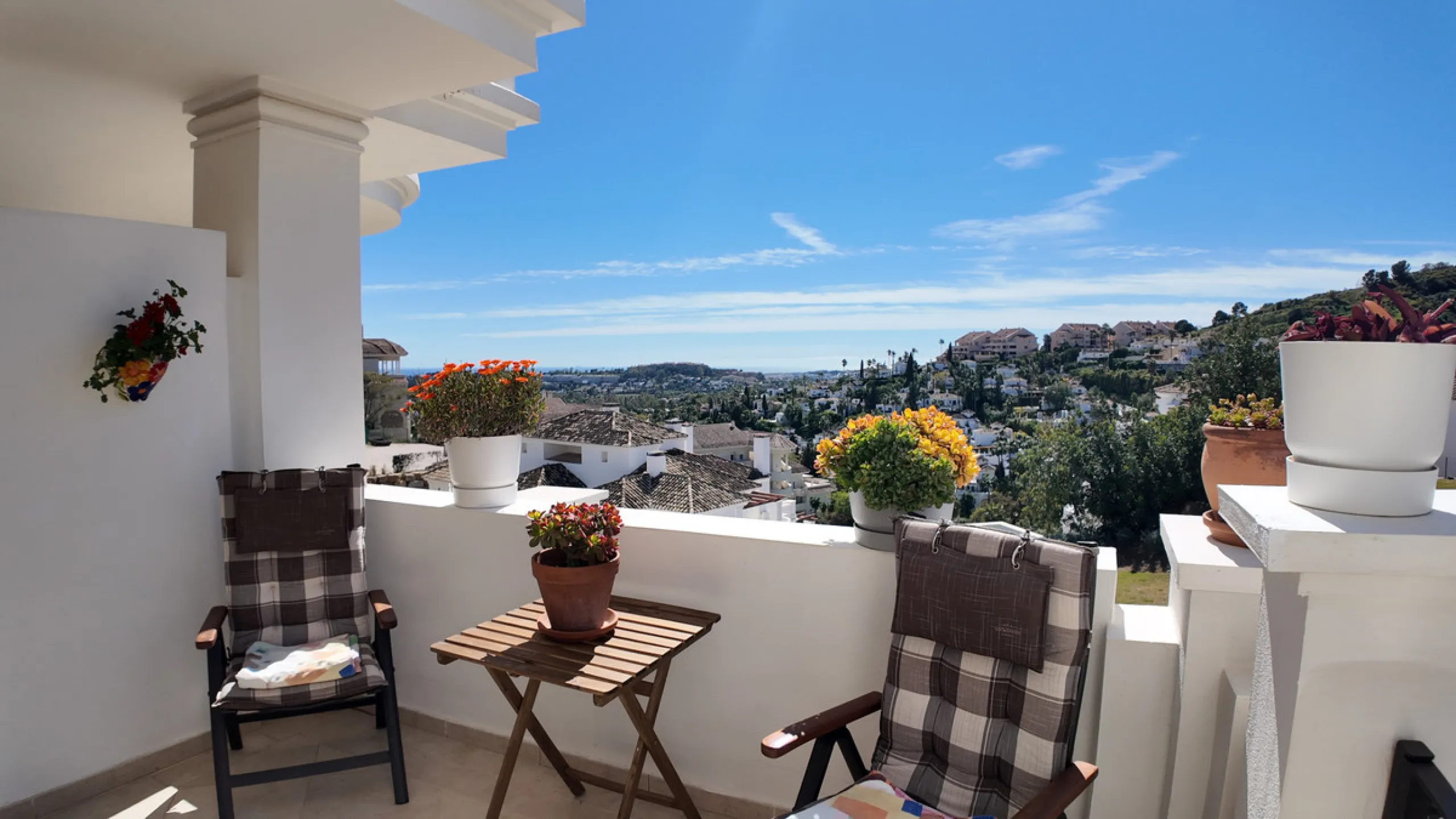 Apartment - Middle Floor Apartment в продаже в Marbella, Málaga. В доме 2 спален и 4 ванных комнат. Площадь дома 154 м²