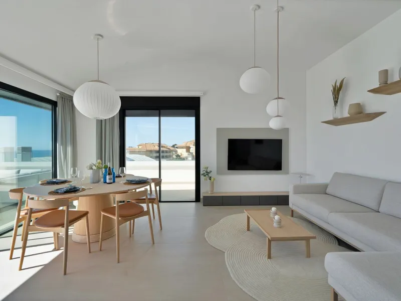 This southwest-facing corner penthouse in Carvajal combines modern upgrades with panoramic Mediterranean views, offering an exclusive lifestyle on the Costa del Sol.