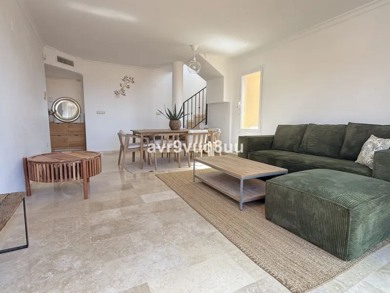 Apartment - Penthouse Duplex в продаже в Marbella, Málaga. В доме 2 спален и 2 ванных комнат. Площадь дома 121 м²