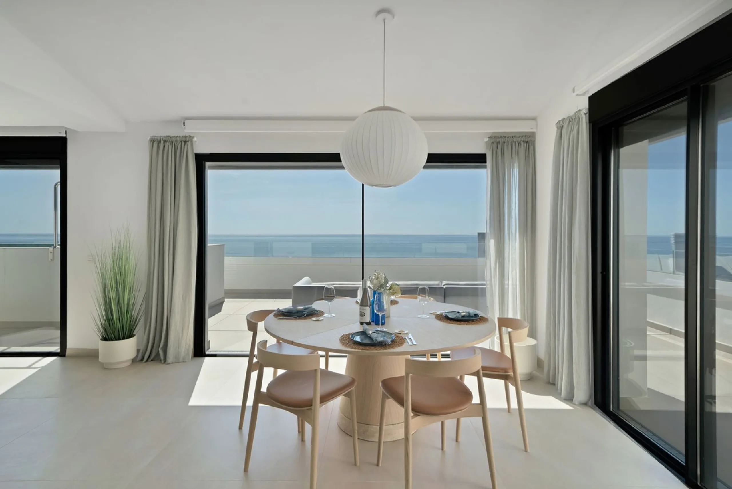 This southwest-facing corner penthouse in Carvajal combines modern upgrades with panoramic Mediterranean views, offering an exclusive lifestyle on the Costa del Sol.