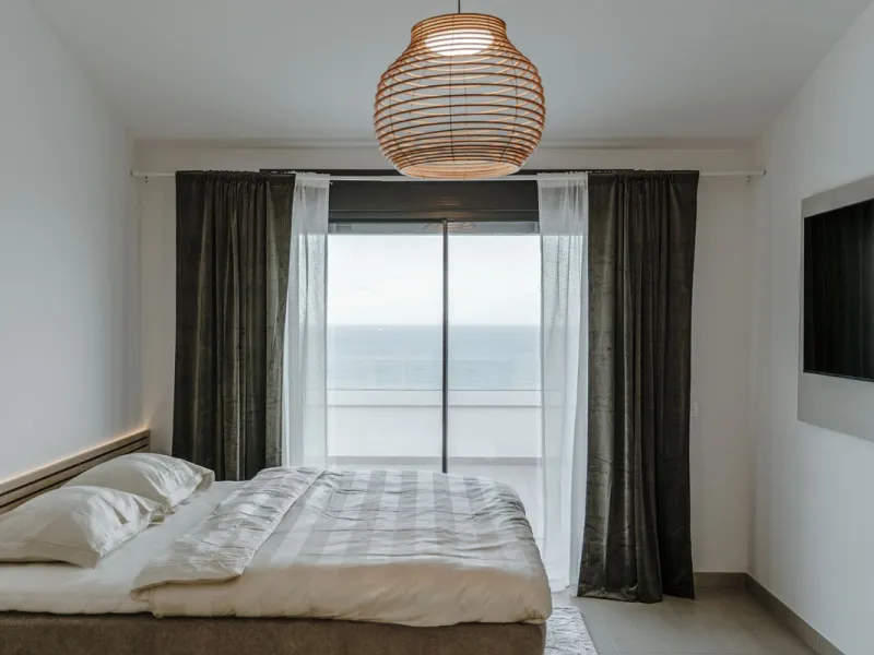 This southwest-facing corner penthouse in Carvajal combines modern upgrades with panoramic Mediterranean views, offering an exclusive lifestyle on the Costa del Sol.