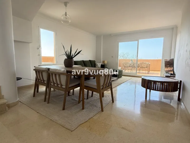 Apartment - Penthouse Duplex в продаже в Marbella, Málaga. В доме 2 спален и 2 ванных комнат. Площадь дома 121 м²