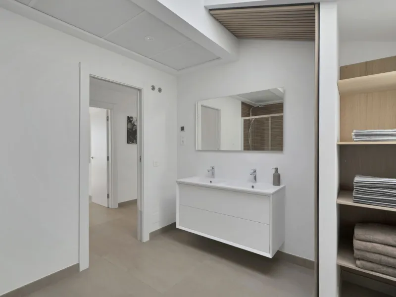 This southwest-facing corner penthouse in Carvajal combines modern upgrades with panoramic Mediterranean views, offering an exclusive lifestyle on the Costa del Sol.