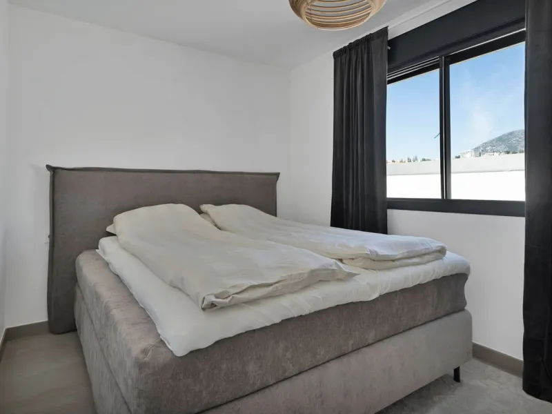 This southwest-facing corner penthouse in Carvajal combines modern upgrades with panoramic Mediterranean views, offering an exclusive lifestyle on the Costa del Sol.