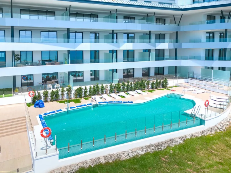 This southwest-facing corner penthouse in Carvajal combines modern upgrades with panoramic Mediterranean views, offering an exclusive lifestyle on the Costa del Sol.