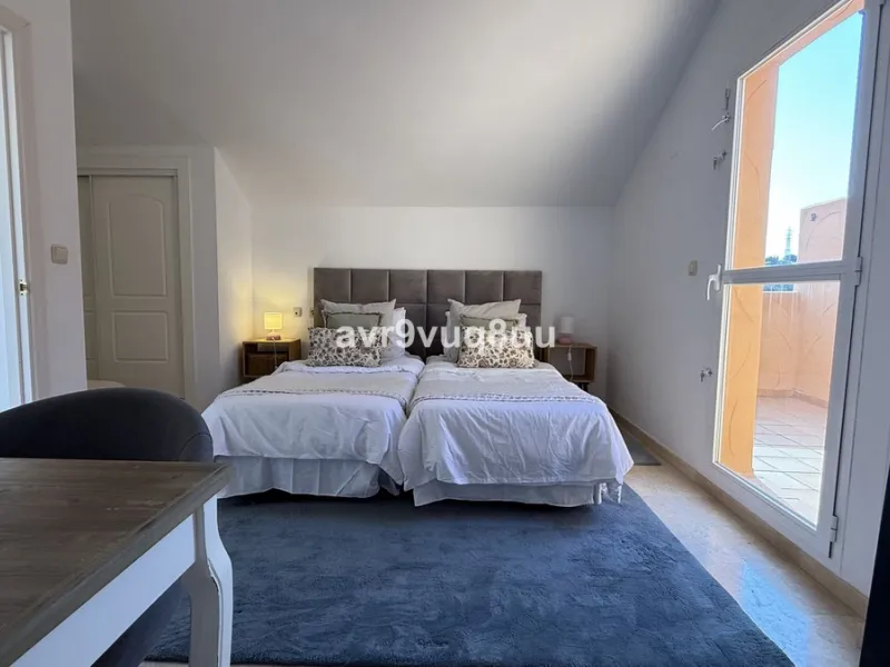 Apartment - Penthouse Duplex в продаже в Marbella, Málaga. В доме 2 спален и 2 ванных комнат. Площадь дома 121 м²