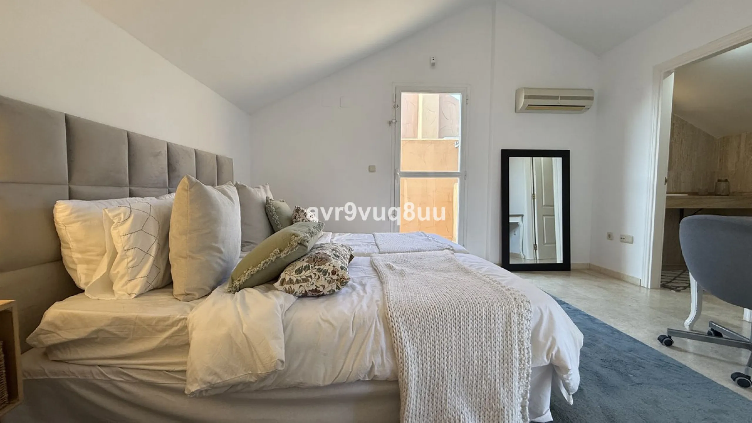 Apartment - Penthouse Duplex в продаже в Marbella, Málaga. В доме 2 спален и 2 ванных комнат. Площадь дома 121 м²